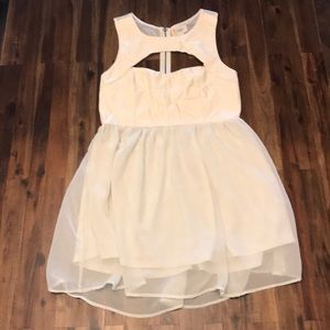 4/$25‎ L’ATISTE BY AMY WHITE DRESS